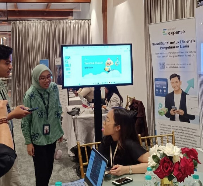 Sewa TV Stand dan Rental Monitor Stand TV di Batam untuk pameran atau seminar kontak kami untuk SEWA TV di batam 