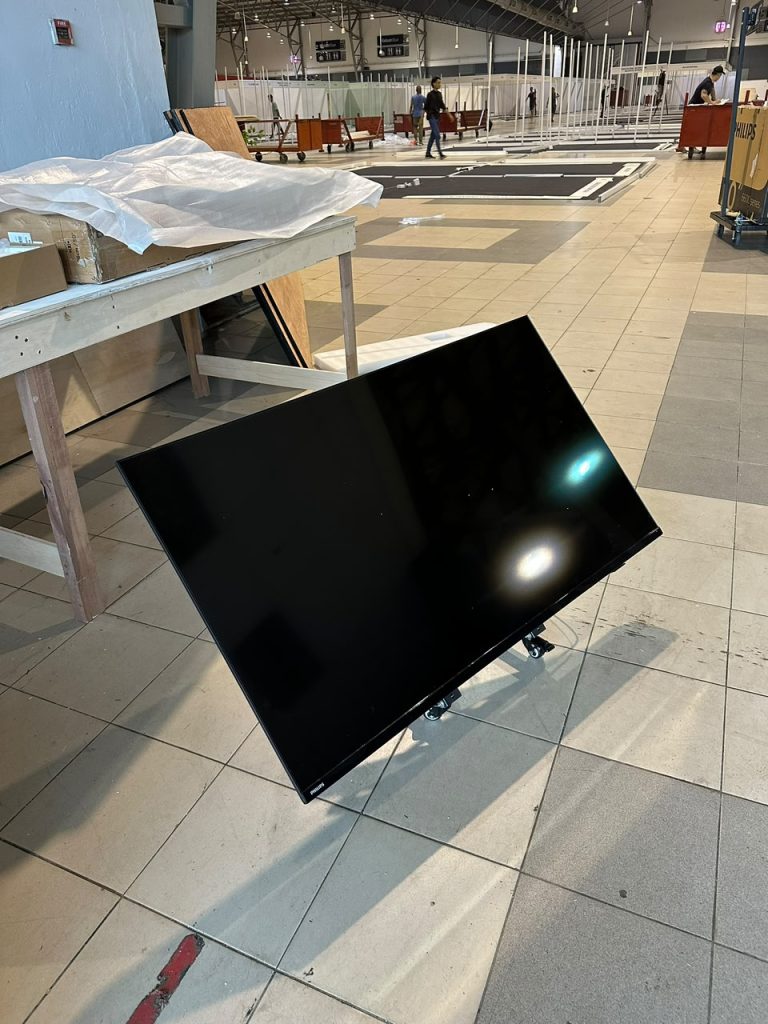 Sewa TV Matador monitor di Medan untuk penggunaan rental selama acara workshop di Medan.